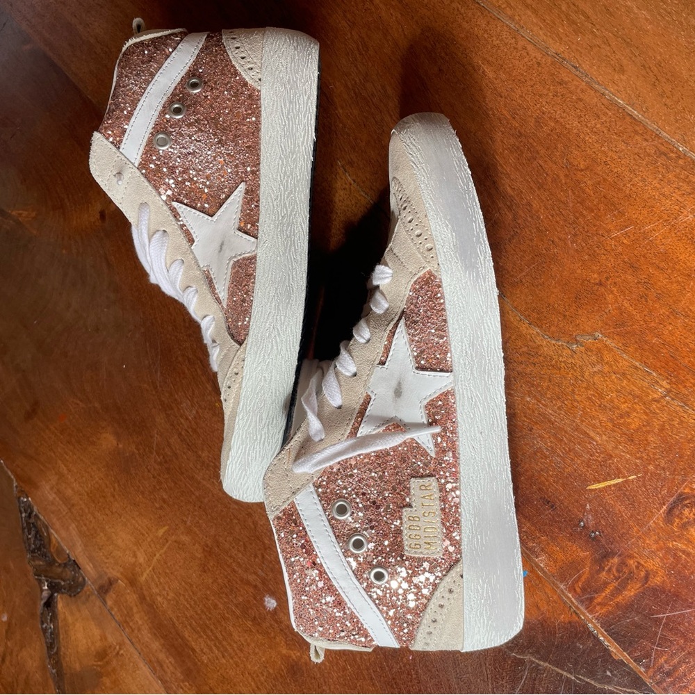 Golden Goose Pink and White Sneakers Fashionable Design - Picture 5 of 8